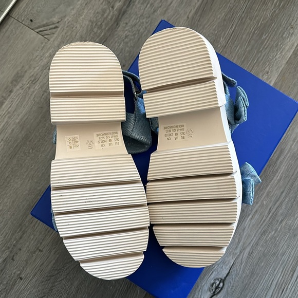 Stuart Weitzman Sofia Nolita Sandal - Picture 4 of 8